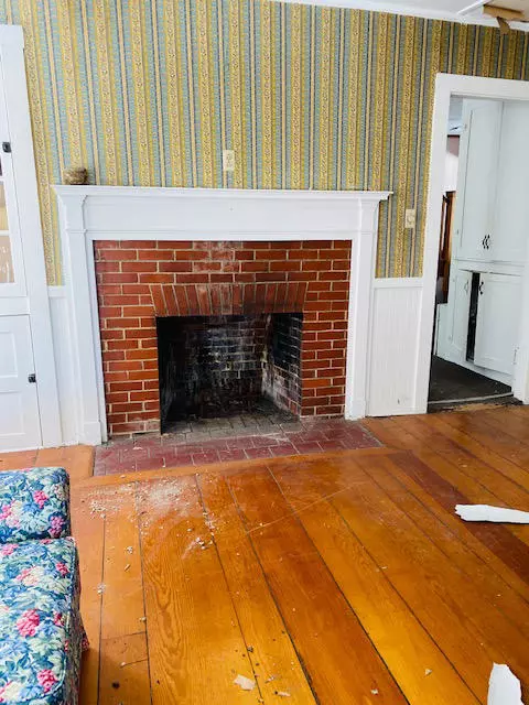 Surry, ME 04684,884 Surry RD