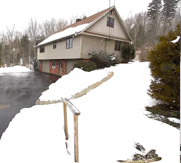 43 Bradford Point RD, Friendship, ME 04547