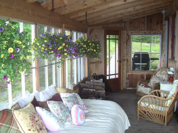 Friendship, ME 04547,677 Friendship Long IS