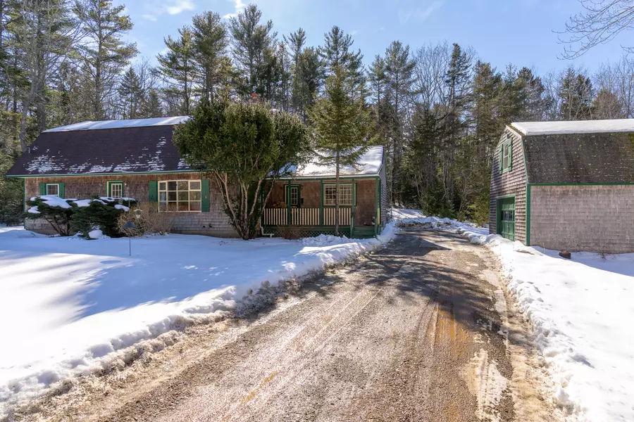 61 Medomak RD, Bremen, ME 04551