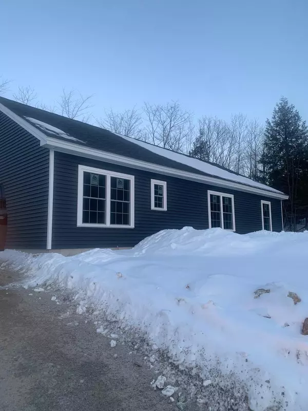 483 Hebron RD, Paris, ME 04271