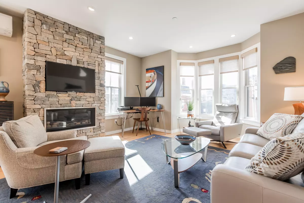 Portland, ME 04101,107 India ST #2