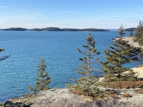 93A City Point RD, Vinalhaven, ME 04863