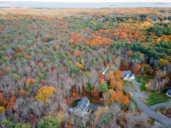 Saco, ME 04072,6 Clarks Hill LN