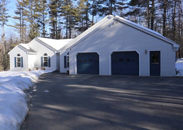 52 Wood ST, Fairfield, ME 04937