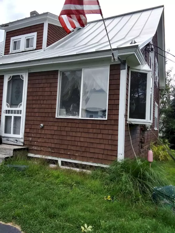 Newport, ME 04953,56 Water ST