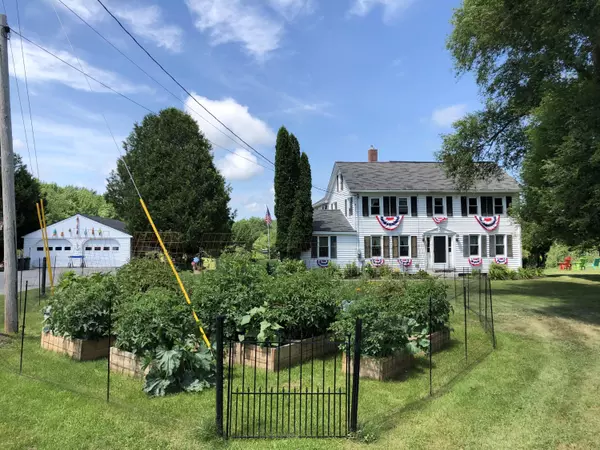 Orrington, ME 04474,881 River RD