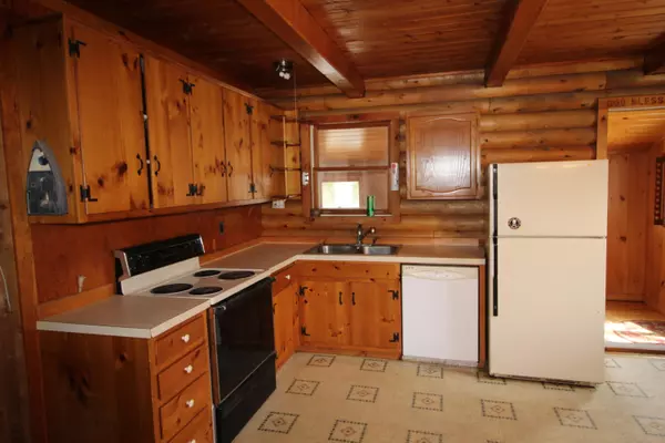 Friendship, ME 04547,30 Log Cabin DR