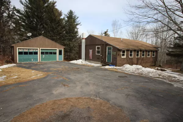 30 Log Cabin DR, Friendship, ME 04547