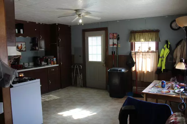 Passadumkeag, ME 04475,331 Main RD