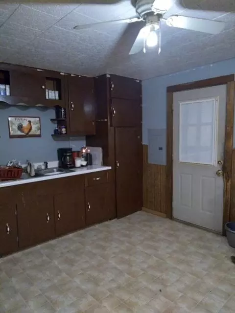 Passadumkeag, ME 04475,331 Main RD