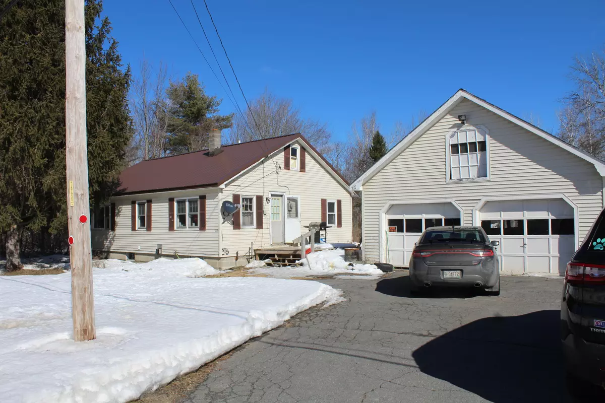 Passadumkeag, ME 04475,331 Main RD