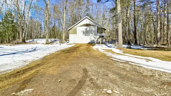 Topsham, ME 04086,656 Foreside RD