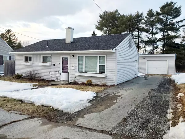 26 Lincoln ST, Brewer, ME 04412