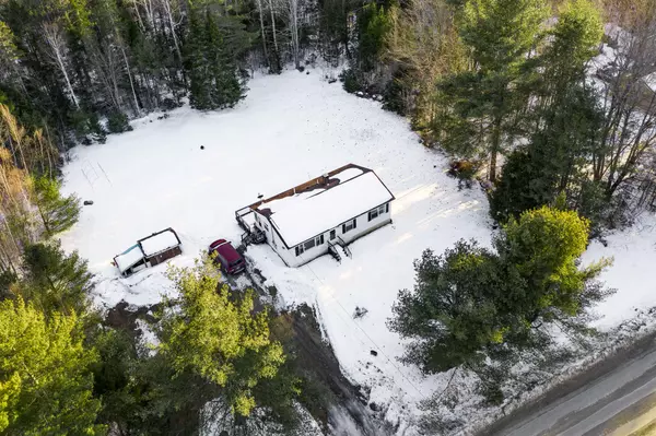 1050 Norway RD, Glenburn, ME 04401