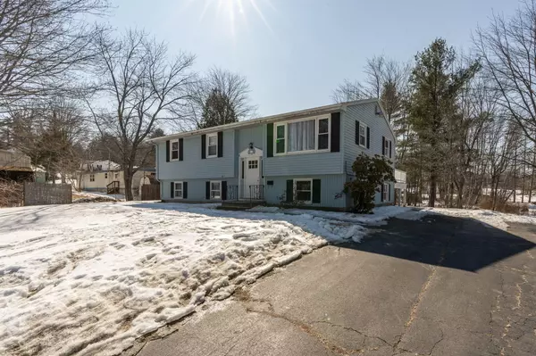 13 David ST, Lisbon, ME 04252