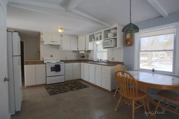 Vassalboro, ME 04989,549 Bog RD