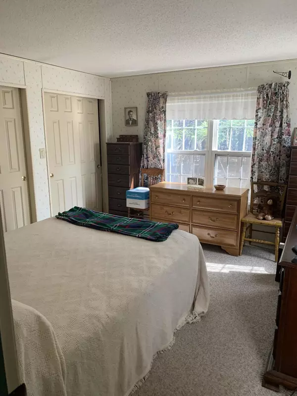 Saint George, ME 04860,805 River RD