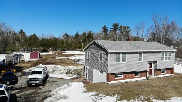 632 Kennebec RD, Hampden, ME 04444