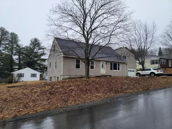 Gardiner, ME 04345,29 Hillcrest ST