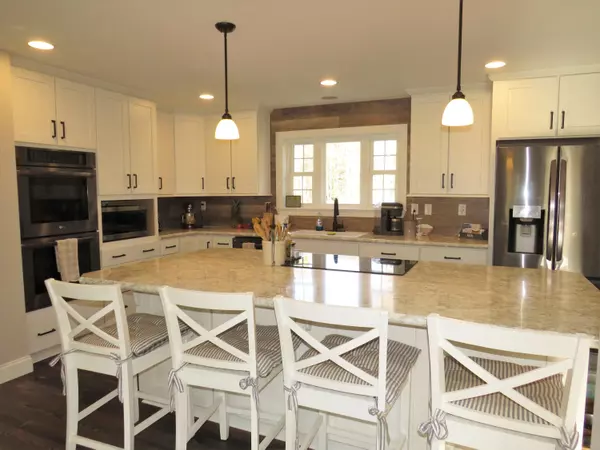 Warren, ME 04864,1046 Oyster River RD