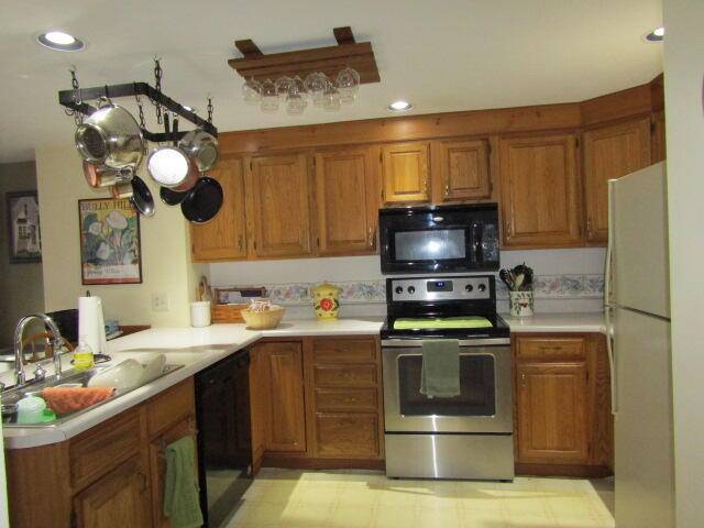 Saco, ME 04072,111 Bradley ST #11