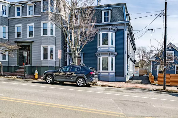 Portland, ME 04101,158 Congress ST #3