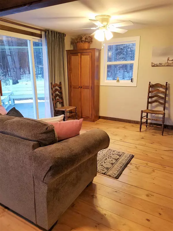 Mount Vernon, ME 04352,60 Poplar Point RD