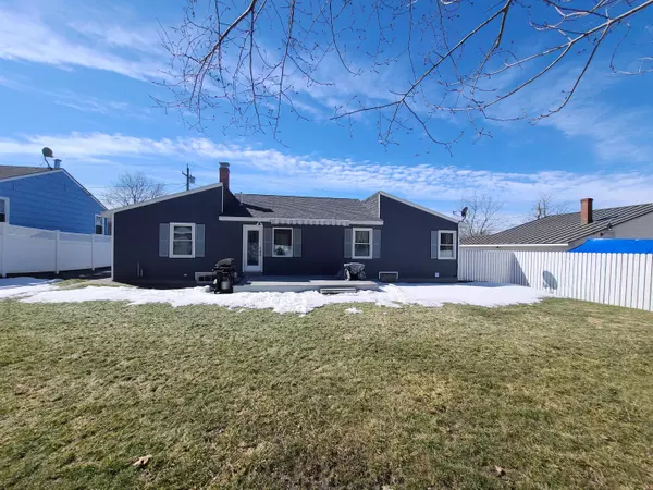 Lewiston, ME 04240,8 Adele ST