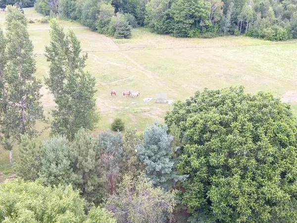 Newport, ME 04953,13 Hope RD