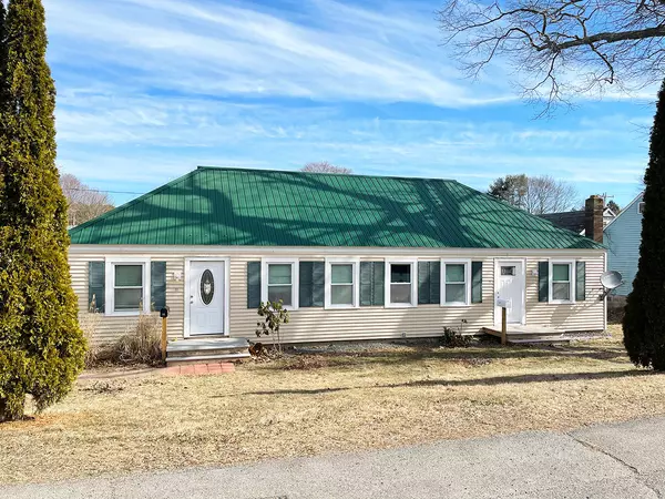 11-13 Dismukes ST, Kittery, ME 03904