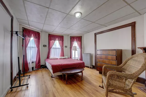 Portland, ME 04101,62-64 Sherman ST