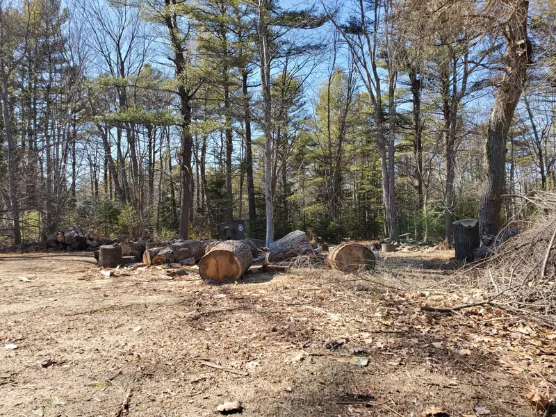 107 Ross RD, Kennebunk, ME 04043