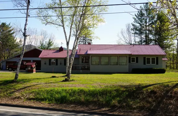 25 Oxford RD, Peru, ME 04290