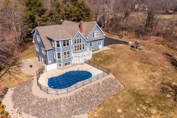 Kittery, ME 03904,33R Leach RD