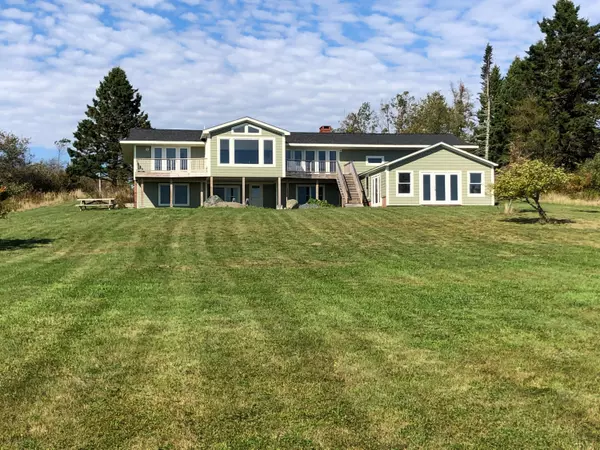9 Lucy LN, Machiasport, ME 04655