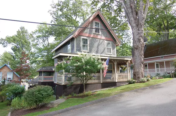 16 Main ST, Northport, ME 04849