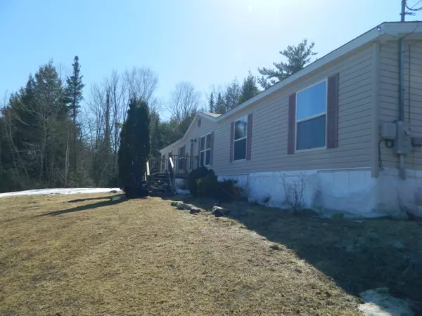 Newport, ME 04953,31 Sand RD