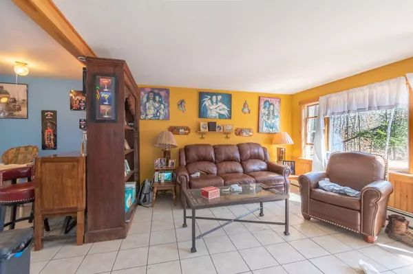 Gray, ME 04039,87 Depot RD