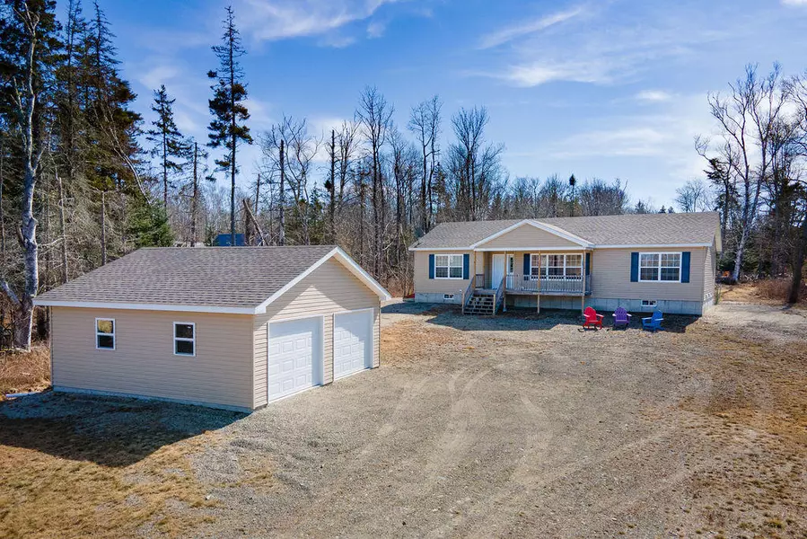 114 Pressey Village RD, Deer Isle, ME 04627