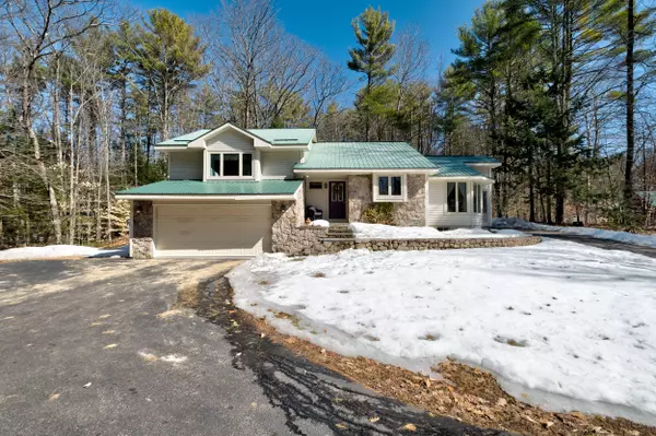 Naples, ME 04055,10 Rolling Hill DR