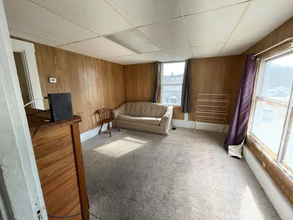 Oakland, ME 04963,82 Church ST