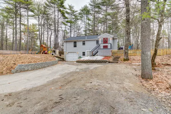 157 Fairview DR, Waterboro, ME 04061