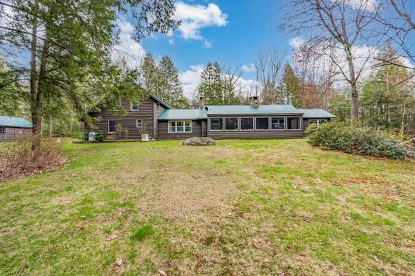 65 Dipretoro LN, Harrison, ME 04040