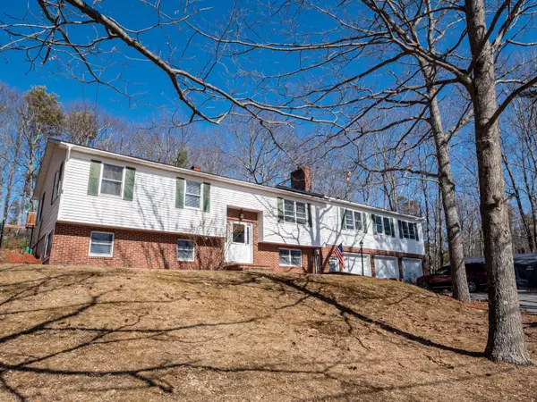 106 E Pittston RD, Pittston, ME 04345