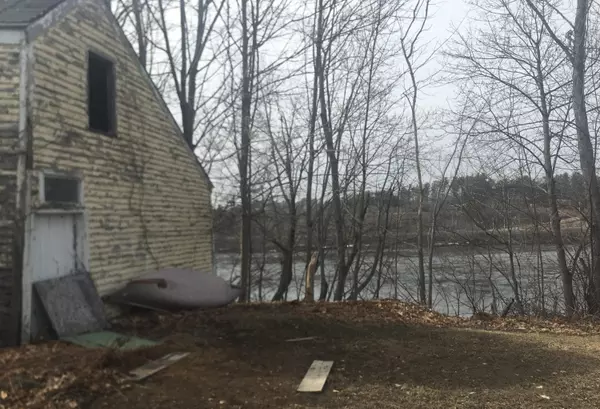 Brewer, ME 04412,738 N Main ST