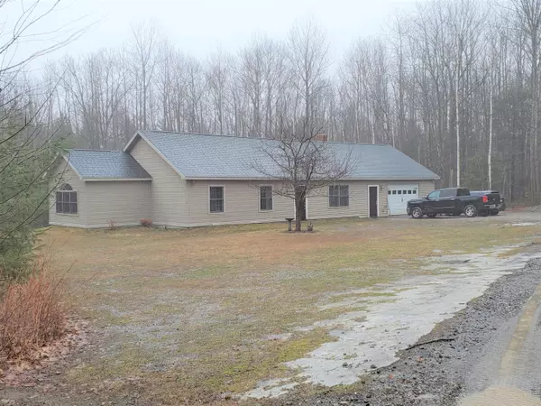 794 Whitefield RD, Pittston, ME 04345