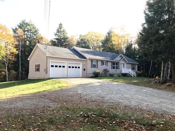 79 Abbie LN, Damariscotta, ME 04543