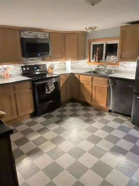 Glenburn, ME 04401,104 Luckys Landing RD