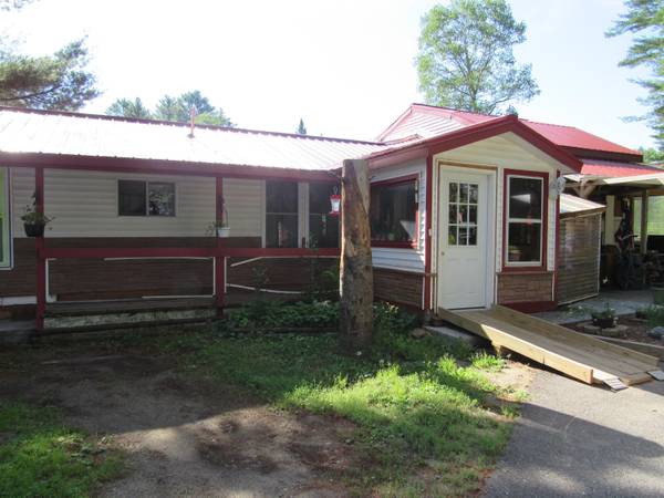 282 Mercer RD, Norridgewock, ME 04957